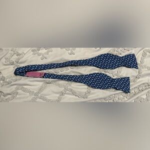 Vineyard vines bow tie